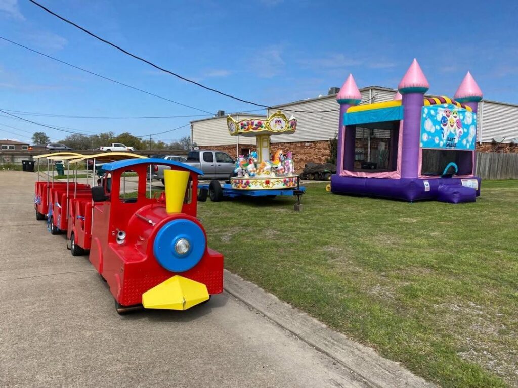 Book Your Trackless Train Experience Today!